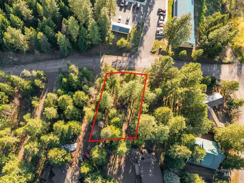 697 N Samson Trl, Mccall, ID 83638 photo 4