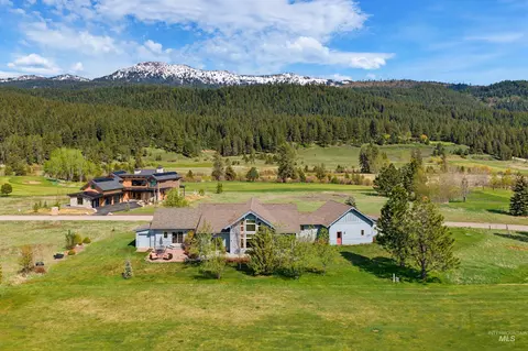 319 Otter Pond Ln, Mccall, ID 83638