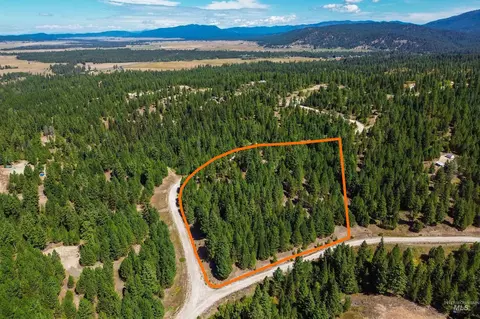 47 Coit Dr, Cascade, ID 83611 photo 3