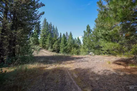 47 Coit Dr, Cascade, ID 83611 photo 4