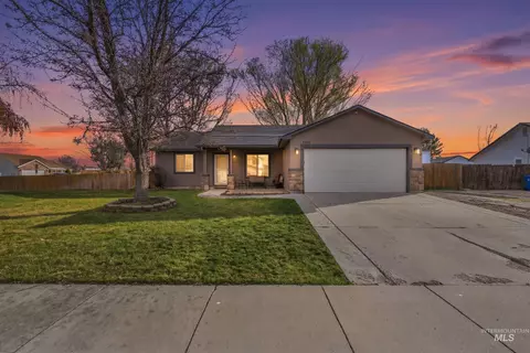 7269 E Nottingham Ln, Nampa, ID 83687