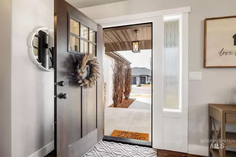 Entry Way - 744 Midnight Sun Loop, Twin Falls, ID 83301 photo 1 of 3