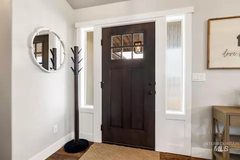Entry Way - 744 Midnight Sun Loop, Twin Falls, ID 83301 photo 2 of 3