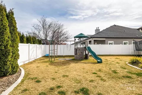 Exterior - 744 Midnight Sun Loop, Twin Falls, ID 83301 photo 4 of 7
