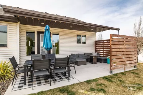 Exterior - 744 Midnight Sun Loop, Twin Falls, ID 83301 photo 2 of 7
