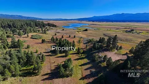 2 Joshua Dr, Cascade, ID 83611