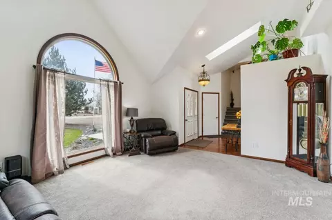 Entry Way - 710 Keogh Ln, Caldwell, ID 83607 photo 2 of 4
