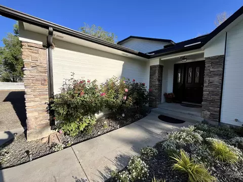 Exterior - 710 Keogh Ln, Caldwell, ID 83607 photo 2 of 15