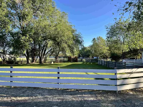 Exterior - 710 Keogh Ln, Caldwell, ID 83607 photo 5 of 15