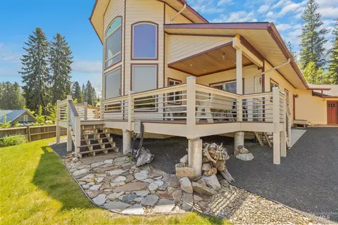 204 S 2nd St, Elk River, ID 83827