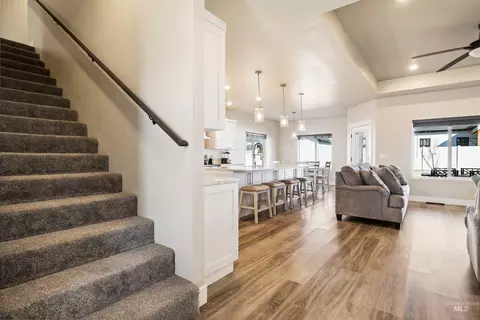 Entry Way - 704 Midnight Sun Loop, Twin Falls, ID 83301 photo 3 of 5