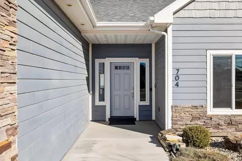 Entry Way - 704 Midnight Sun Loop, Twin Falls, ID 83301 photo 1 of 5