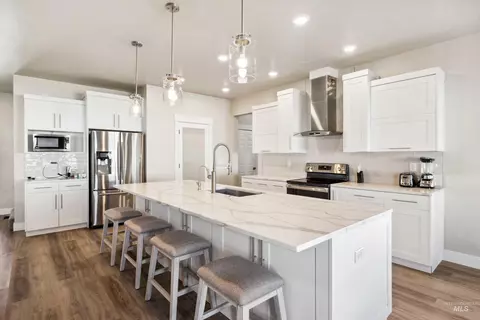 Kitchen - 704 Midnight Sun Loop, Twin Falls, ID 83301 photo 1 of 2