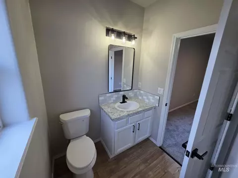 Bath - 929 22nd Ave E, Jerome, ID 83338 photo 1 of 4