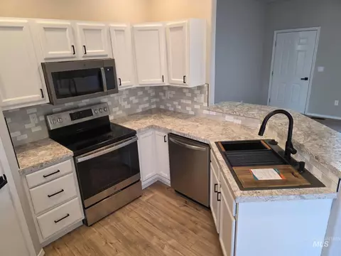 Kitchen - 929 22nd Ave E, Jerome, ID 83338 photo 1 of 3