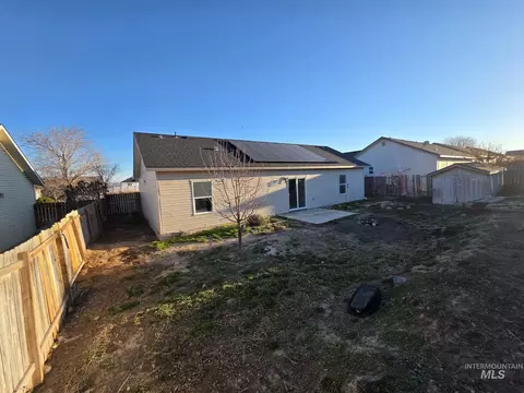 Exterior - 929 22nd Ave E, Jerome, ID 83338 photo 3 of 10
