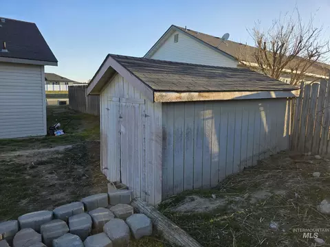 Exterior - 929 22nd Ave E, Jerome, ID 83338 photo 6 of 10
