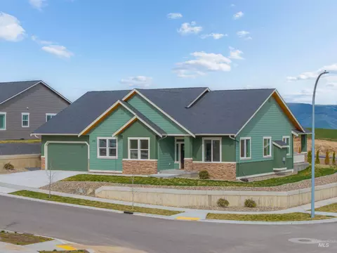 1743 Golden Hills Dr, Lewiston, ID 83501