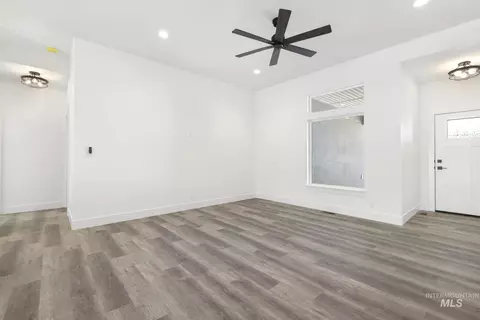 Living - 821 23rd Ave E, Jerome, ID 83338 photo 1 of 2