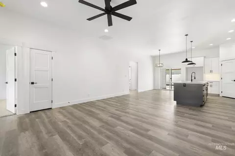 Living - 821 23rd Ave E, Jerome, ID 83338 photo 2 of 2