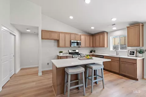 5226 E Patchwork Dr, Nampa, ID 83686 photo 2
