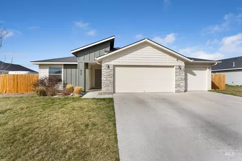 910 SW Miner St, Mountain Home, ID 83647