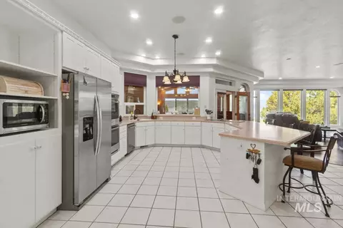 Kitchen - 131 Par Dr, Cascade, ID 83611 photo 1 of 4