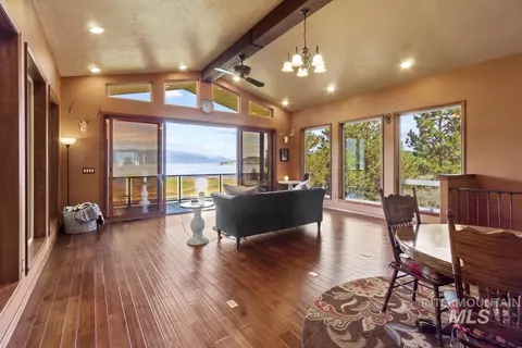 Living - 131 Par Dr, Cascade, ID 83611 photo 4 of 4