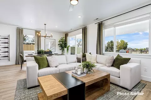 Living - 15087 Cloud Crest Ave, Caldwell, ID 83607 photo 1 of 4