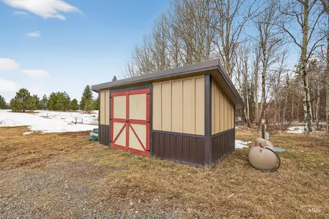 Exterior - 304 Samson Ct, Mccall, ID 83638 photo 3 of 5