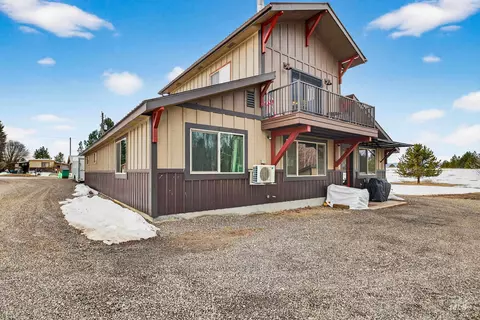 Exterior - 304 Samson Ct, Mccall, ID 83638 photo 4 of 5