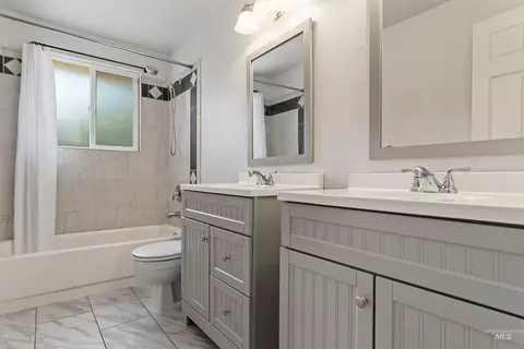 Bath - 1159 E Wright St, Boise, ID 83706 photo 1 of 6