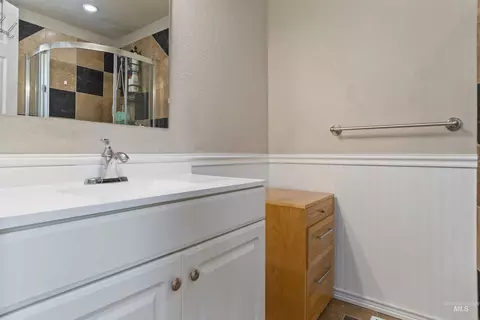 Bath - 1159 E Wright St, Boise, ID 83706 photo 2 of 6