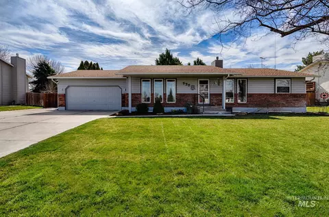 525 Donna Dr, Nampa, ID 83686