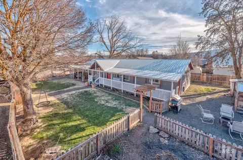 320 S Superior St, Cambridge, ID 83610