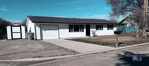 211 Jasper Ave, Middleton, ID 83644