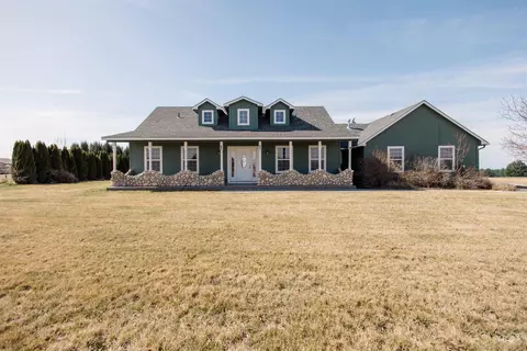 1571 SE Hamilton Rd, Mountain Home, ID 83647