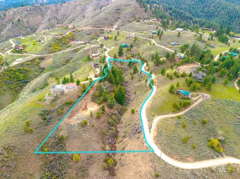 10 Buckboard Pl, Boise, ID 83716