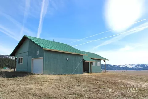 107 Skidoo Pl, Cascade, ID 83611
