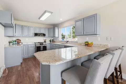 Kitchen - 10261 Turner Dr, Middleton, ID 83644 photo 1 of 2