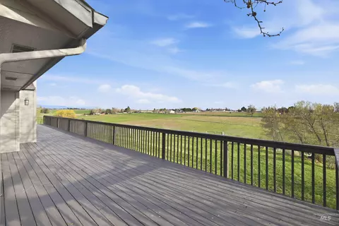 Exterior - 10261 Turner Dr, Middleton, ID 83644 photo 4 of 7