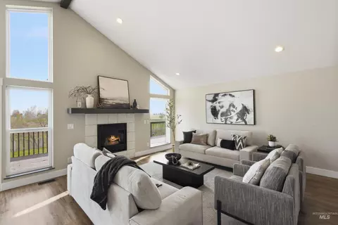 Living - 10261 Turner Dr, Middleton, ID 83644 photo 2 of 4