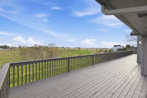 Exterior - 10261 Turner Dr, Middleton, ID 83644 photo 5 of 7