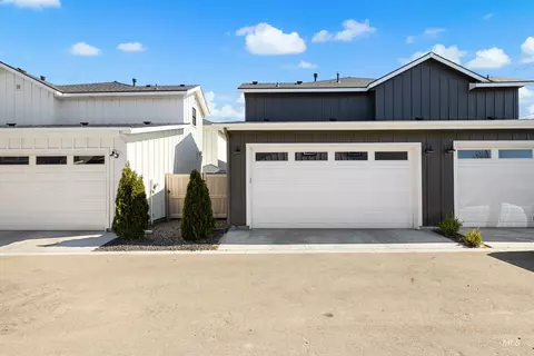 Exterior - 1685 E Cutgrass Ln, Eagle, ID 83616 photo 5 of 6