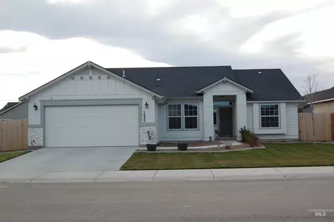 1935 SW Sharpshinned Ave, Mountain Home, ID 83647