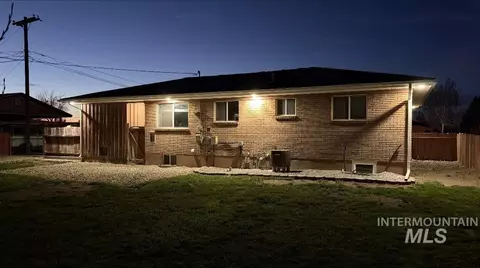 Exterior - 905 15th Dr, Rupert, ID 83350 photo 4 of 4