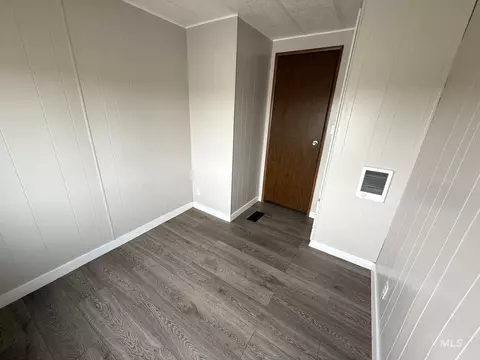 Bedroom - 2910 S 1300 E, Hagerman, ID 83332 photo 1 of 3