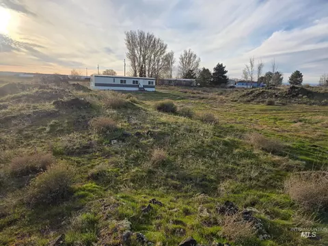 Exterior - 2910 S 1300 E, Hagerman, ID 83332 photo 6 of 8