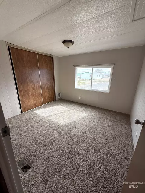 Bedroom - 2910 S 1300 E, Hagerman, ID 83332 photo 2 of 3