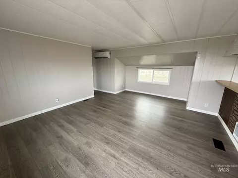 Living - 2910 S 1300 E, Hagerman, ID 83332 photo 1 of 1